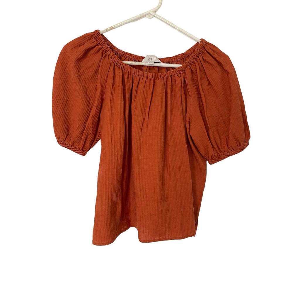 Loft shirt women’s/juniors XSP rust color puff sleeves round stretch neckline